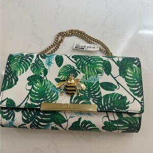 ALDO Green Leaf Print Women's clutch brand new with stickers still on hardware